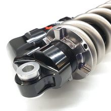 Laden Sie das Bild in den Galerie-Viewer, Marzocchi Bomber Coil C2R Moto Shock