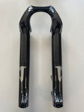 Laden Sie das Bild in den Galerie-Viewer, Marzocchi Bomber Service Set: 2025 Marz Super Z 27.5in, 190 MAX, 15x110 QR, Fox Shiny Black, Lower Leg Assy