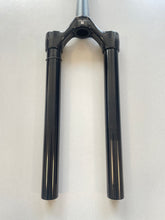 Laden Sie das Bild in den Galerie-Viewer, Marzocchi Bomber Service Set: 2025 Marz Super Z, 190 MAX, Black Ano, Shiny Black, 8.5mm OS (44 Rake), 1.5 Taper, 58HT, CSU