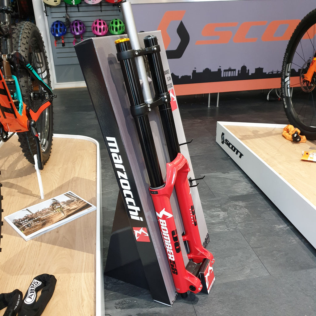 Gabelhalter, schwarz für alle Marzoccchi-Gabeln