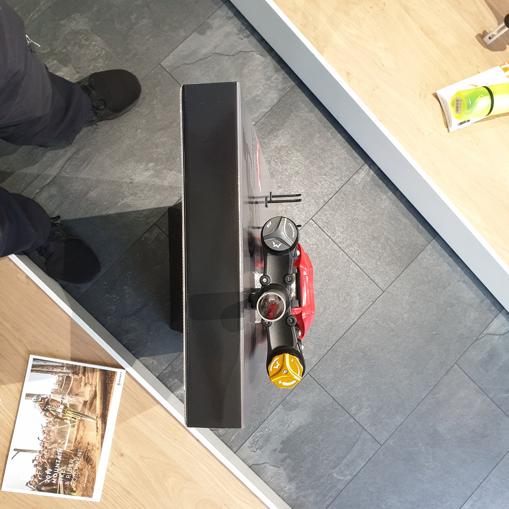 Gabelhalter, schwarz für alle Marzoccchi-Gabeln