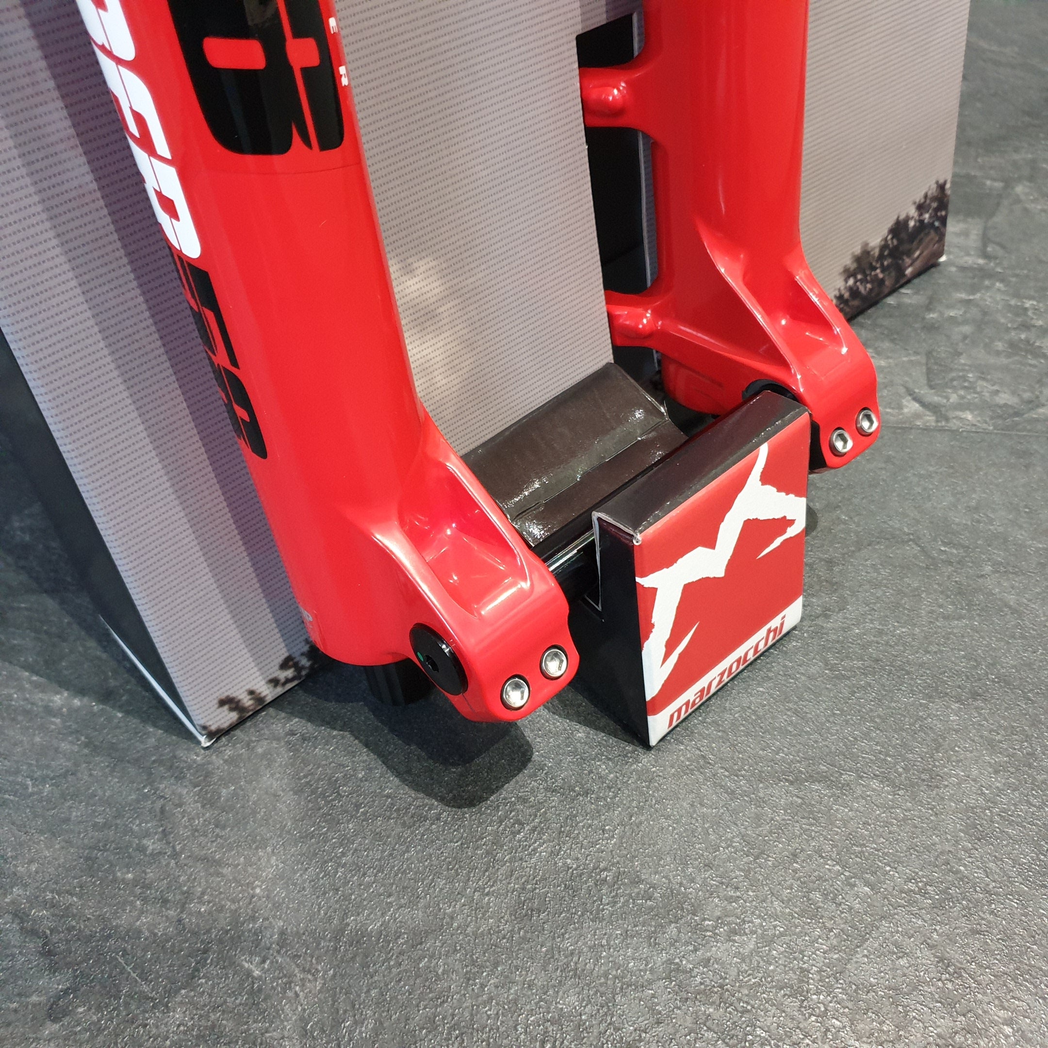 Gabelhalter, schwarz für alle Marzoccchi-Gabeln