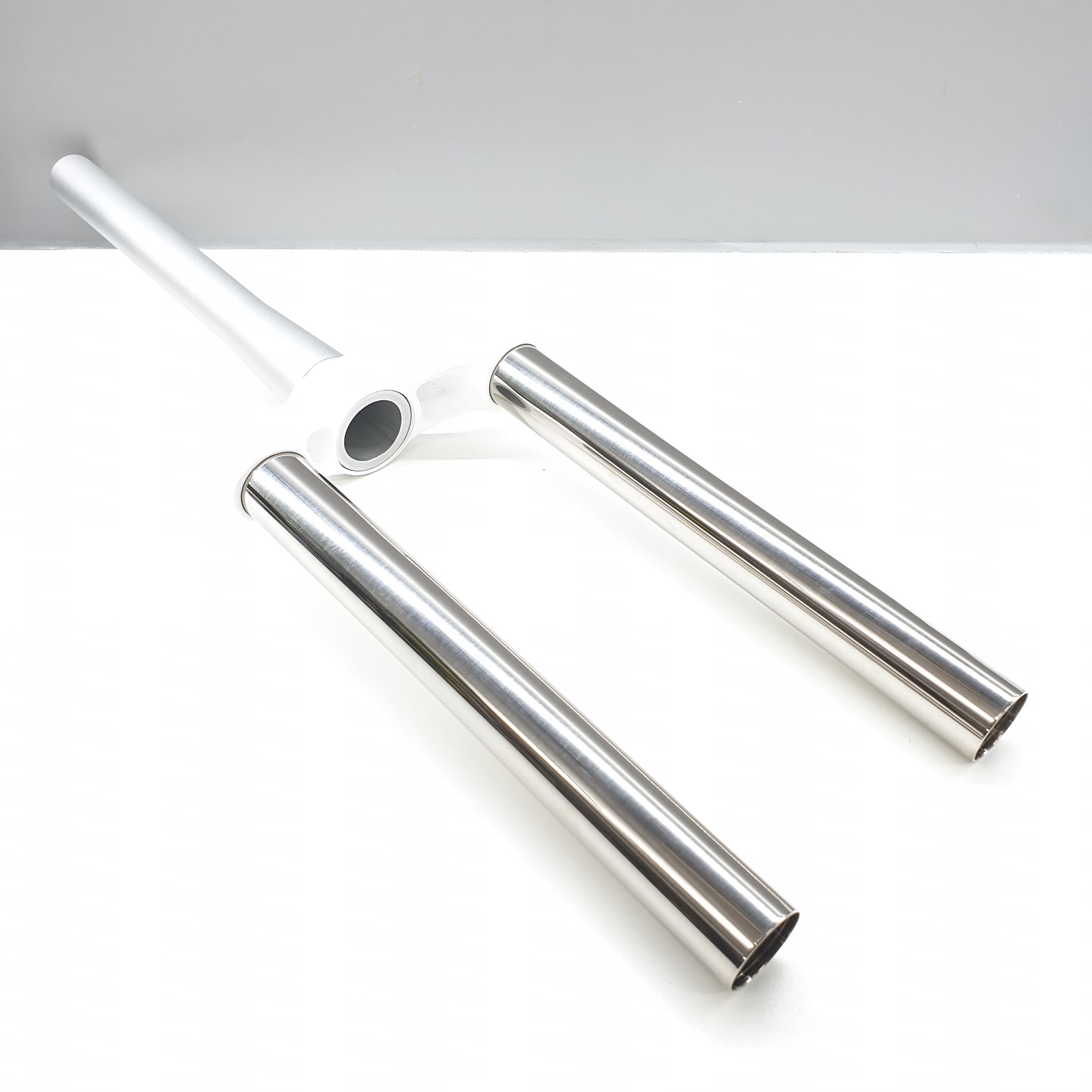 CSU TR 32NKL140/TT/ALTPR/GWHT/29IN/44 - BSB Bicycle Suspension Berlin
